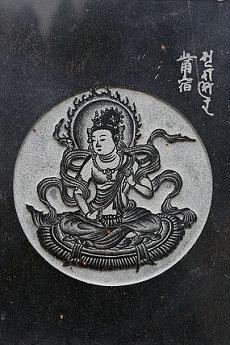 鸦雀无声是什么动物生肖生肖属鸡属虎(塔罗店铺名字)